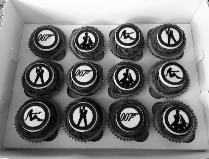 poppyscupcakes's tweet photo. Poppy's Cupcakes were thrilled to bake promotional cupcakes for the new James Bond movie 💕#creativebizhour http://t.co/RUYV7JiD7N