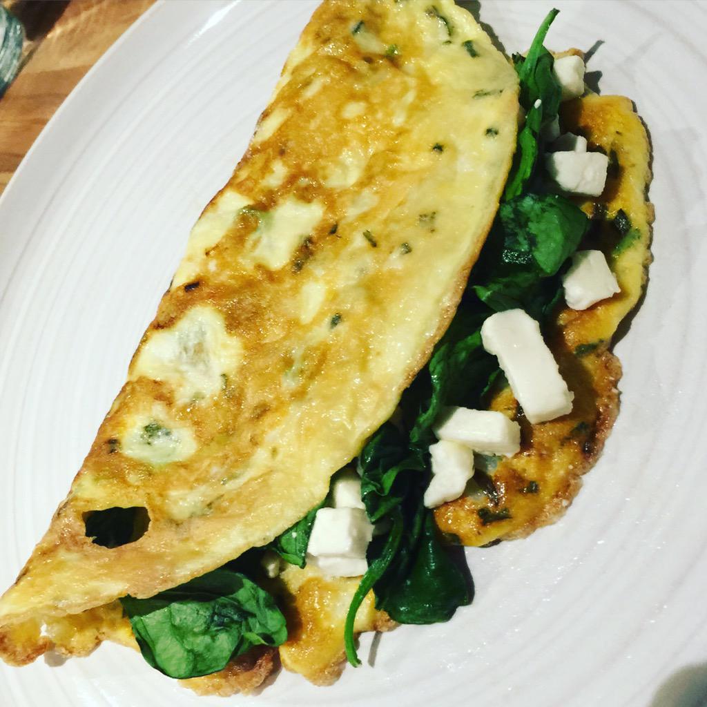 simply_sugar3's tweet photo. Feta and spinach stuffed omelette @thebodycoach style 👌🏼 #protein #eggs #health #weightloss #fatloss #eatclean http://t.co/XsAK9zVeuA
