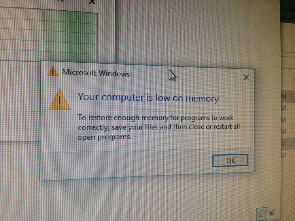 hesamg's tweet image. چه وضعيه اخه؟ شديدا توصيه ميشه آپگريد نكنين ويندوزتون رو حتي با ٨ #گيگ رم
#win10problems