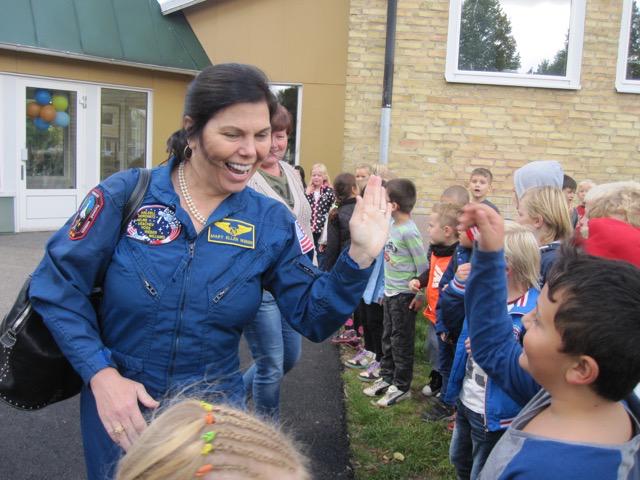 ContrastAB's tweet photo. Astronomisk feedback har landat i vår inbox! http://t.co/EYs7JOupoZ #ase28 #inspiredbyspace #sweden #astronauts http://t.co/RKOcQeHKOF