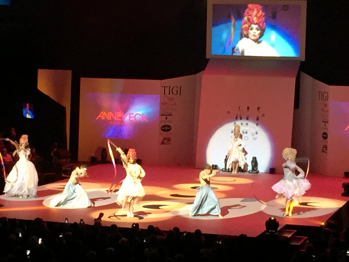 Revlon Professional tweet media