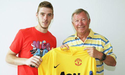 ManUtdMEN's tweet photo. Fergie: De Gea and Neuer 'by quite some distance' the best keepers in the world #MUFC http://t.co/uou3qYA66i http://t.co/Nj1mSsu9ro