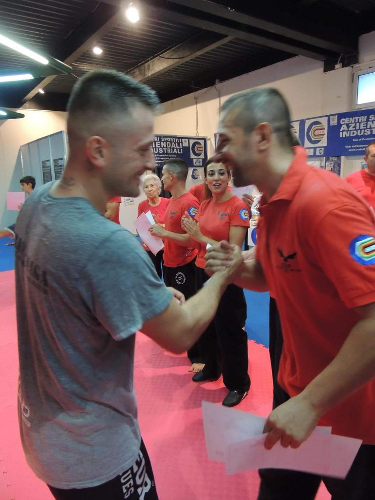 cociss's tweet photo. Krav Maga http://t.co/OWLIAQ5P8r
