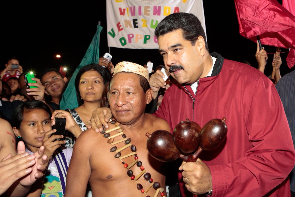 VTVcanal8's tweet photo. Revolución Bolivariana ha retomado las raíces históricas que llevamos en la sangre http://t.co/4IhxPaCUqJ http://t.co/EYejLxGsiR