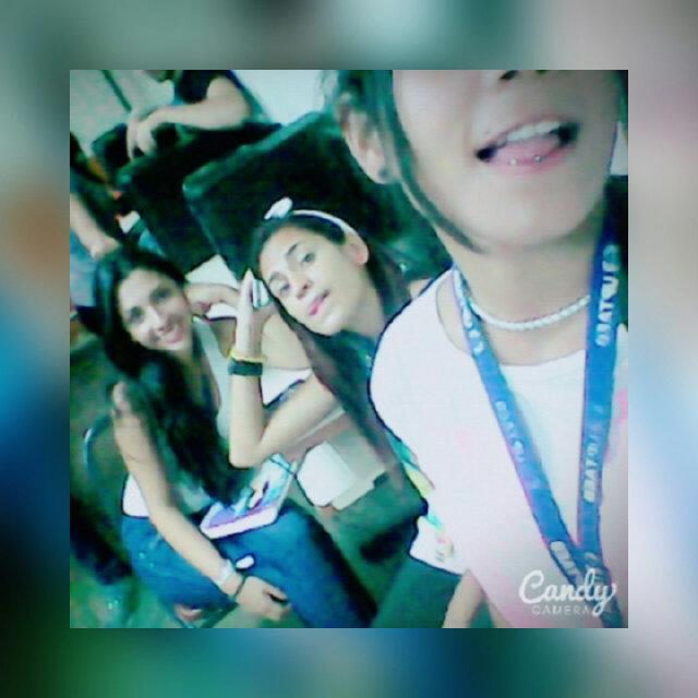 DaysiViscaya's tweet photo. #Friends #Univ #Isa #Dugli http://t.co/WE7d5g7cnc