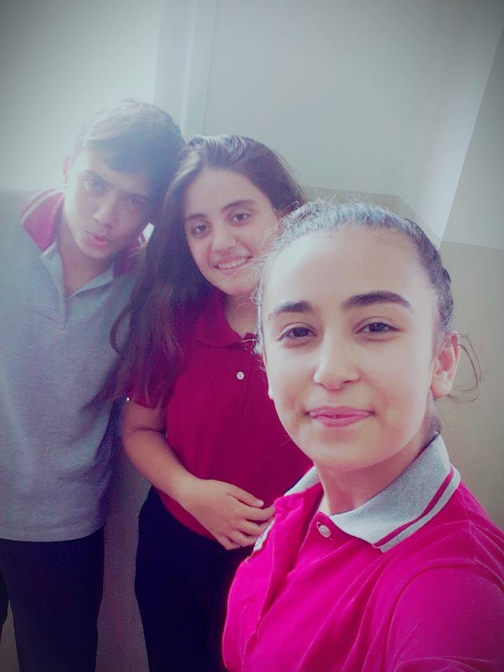 3542Su's tweet photo. Bugün okuldaan bitanesiniiz siz ya sseviyoruum sizii canlarıım :* <3 <3 http://t.co/tuZWQ6DOuO