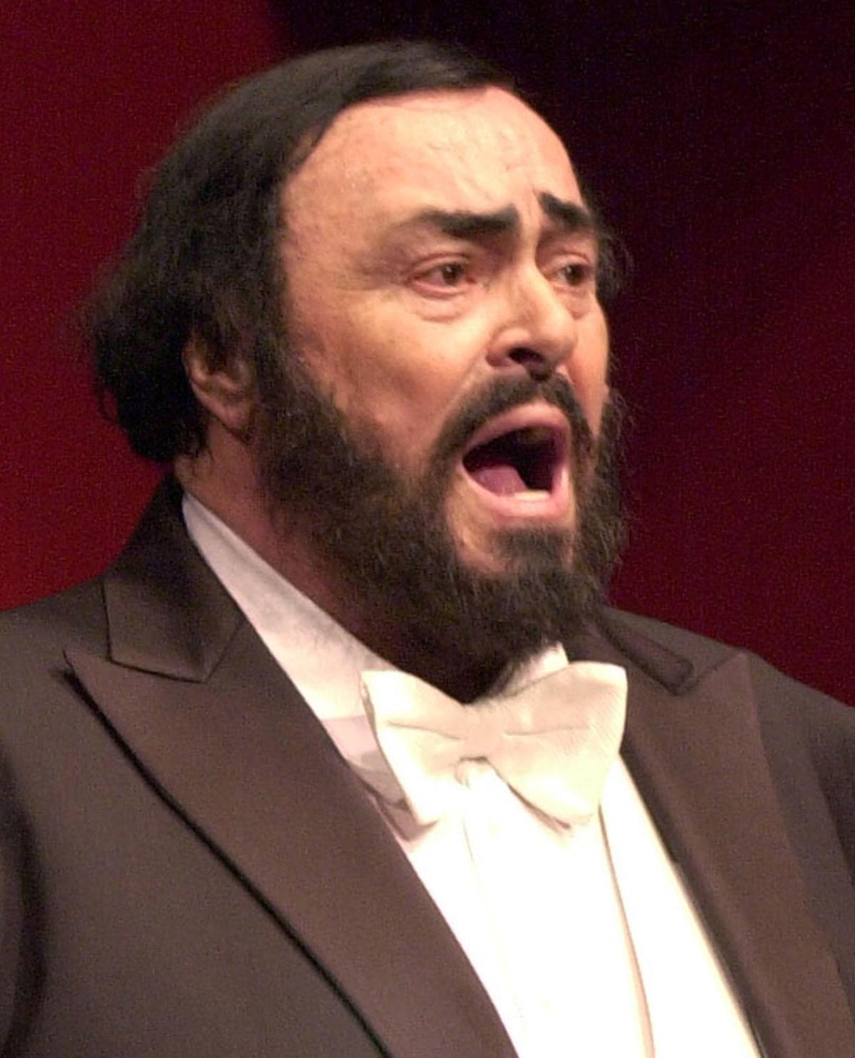  on with wishes Luciano Pavarotti a happy birthday! 