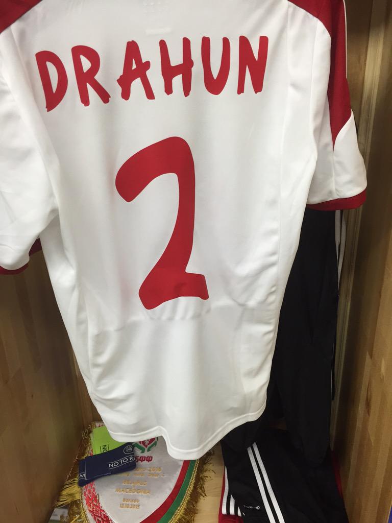 belarusff's tweet photo. Ждем команду! #EURO2016 #blrvsmcd #Qualifiers2016 http://t.co/YZx9OcwrBE