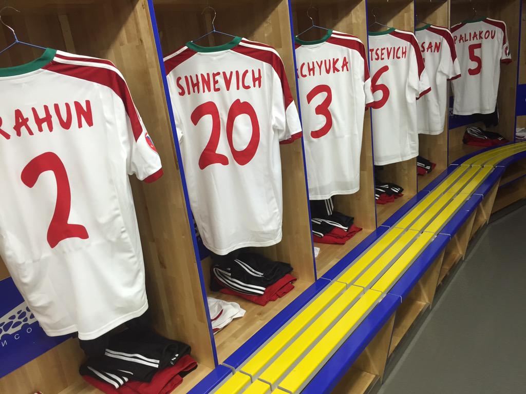 belarusff's tweet photo. Ждем команду! #EURO2016 #blrvsmcd #Qualifiers2016 http://t.co/YZx9OcwrBE