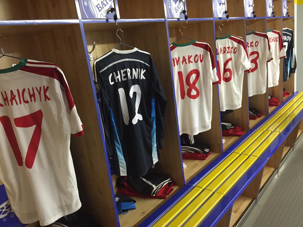belarusff's tweet photo. Ждем команду! #EURO2016 #blrvsmcd #Qualifiers2016 http://t.co/YZx9OcwrBE