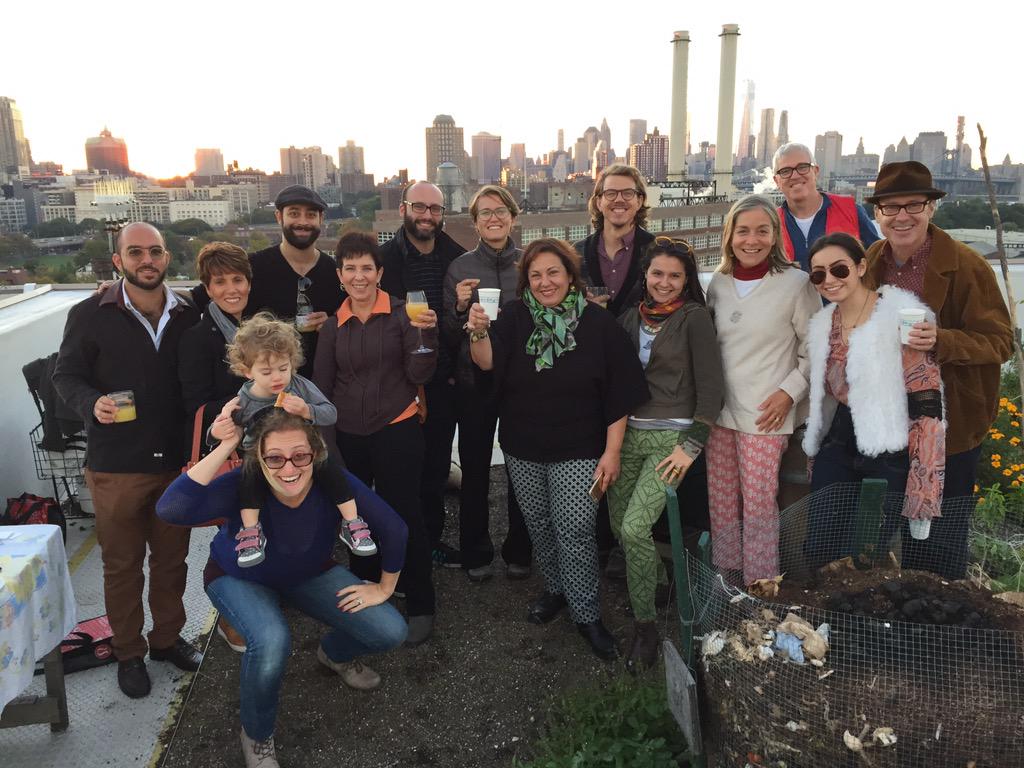 BrooklynMompost's tweet photo. #BrooklynMompost #sunset salon w/ fam &amp; friends! Thnks for supporting our movement of #everydayurbangreenliving! http://t.co/gji0TtiJey