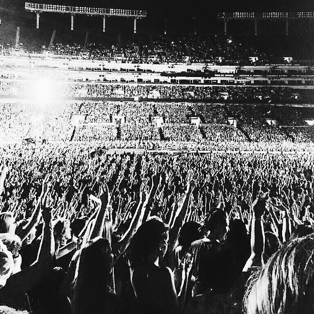 EquityOfLove's tweet photo. #WeArePerfect because we're going through for many things but we're still strong and together.

#EMABiggestFans1D http://t.co/Li0QVXptXf