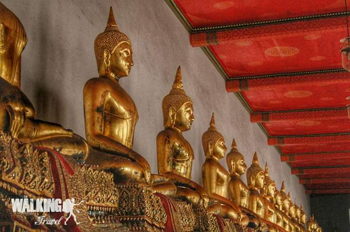 walkingtravel's tweet photo. 10/10 Wat Pho, Bangkok #Recliningbuddha http://t.co/bn95Pu82mq http://t.co/TpMDWJjxzt