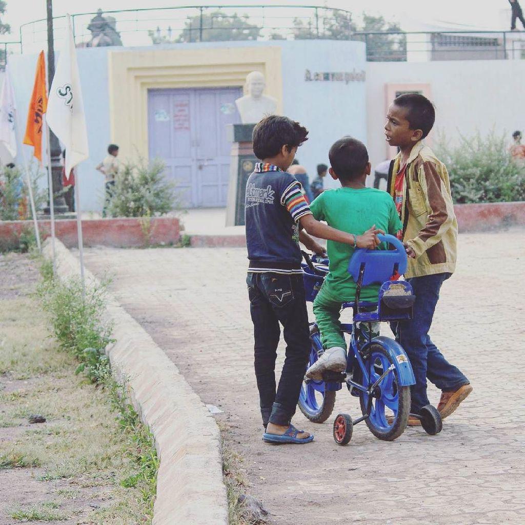 Manavparekh's tweet image. @Miles077&apos;s Click Sibling bonding ❤ !

#fcr_bonding #fcrajkot #_soi #indiaclicks #indiapictures #storiesofindia #st…