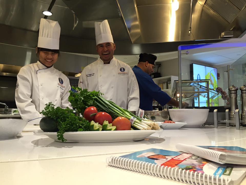 BroadcastPix's tweet image. @BroadcastPix is at Boston's Children's Hospital at #chefsplayground with #cooktimewithremmi