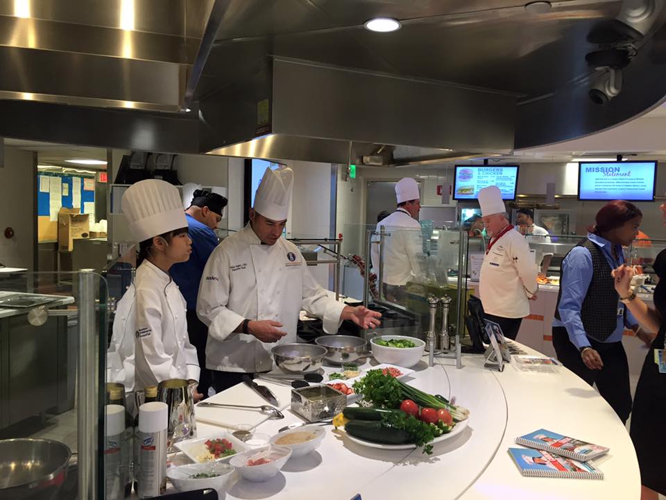 BroadcastPix's tweet image. @BroadcastPix is at Boston's Children's Hospital at #chefsplayground with #cooktimewithremmi