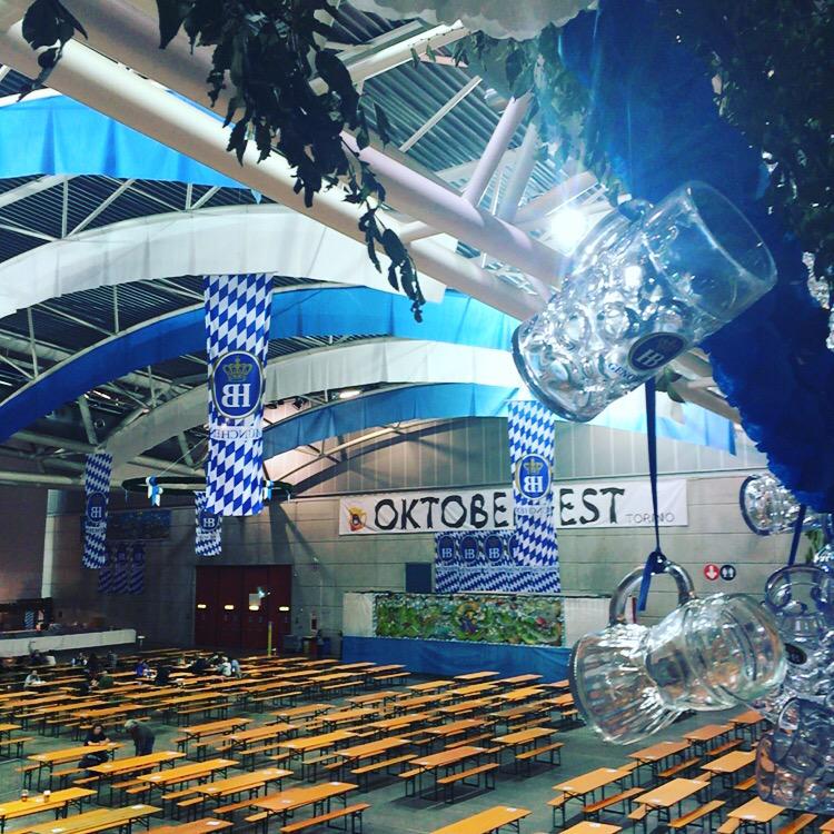 LingottoFiere's tweet photo. Ok, siamo pronti anche stasera! #OktoberFest #okto15 #torino http://t.co/fQnwwmmmKU