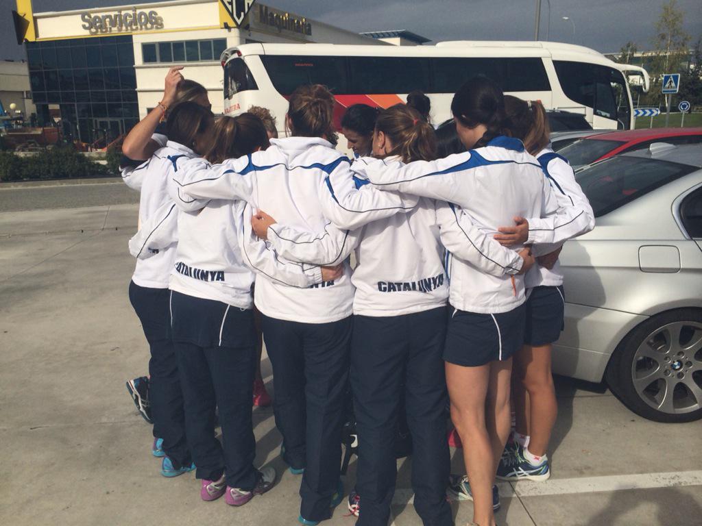 FCatalanaPadel's tweet photo. #CAMPIONES
#CrisB #Eli #Marce #Eva #CrisG #MartaM #NúriaRi #NúriaRo #Lucia #Ari #Gemma #Lara #MartaC #Ingrid http://t.co/yra44NEpgN