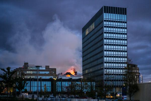 mcrconfidential's tweet photo. LIVE IMAGES | Large Fire Breaks Out In Manchester City Centre http://t.co/gM3wgX7lNK http://t.co/1jQTBErkI2
