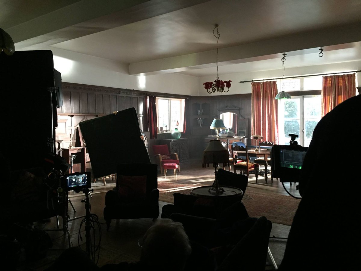 Grantchester - Photos Promos et BTS CRIxJ3DWsAAqipq