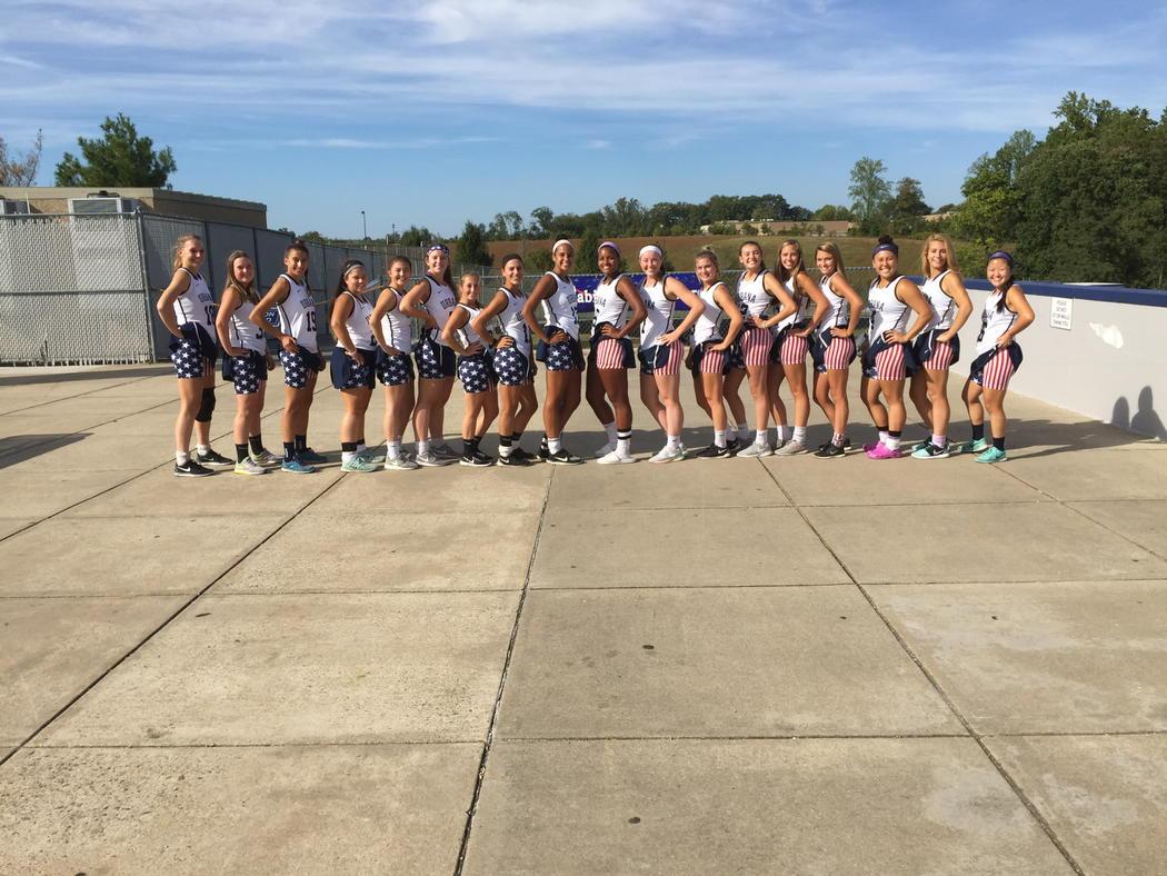 oldAgeJ's tweet photo. #Game day @its_HALE_ing @NinaQuintana7 @apriljuless @grace_gnat @achewbacca @gabbagabbagabs #goBlueschool💙🐦 http://t.co/h5UtBlZKgC