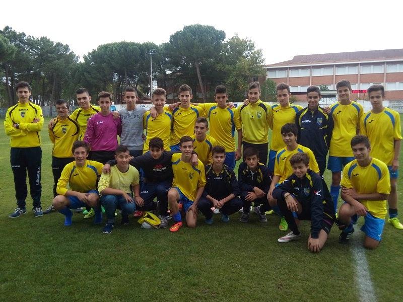 CADETE PRIMERA| Foto de familia en la despedida de nuestro portero Alberto.
