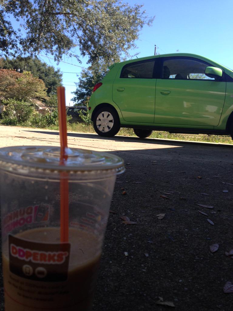 KourtneyEstep's tweet photo. Much needed coffee and this nice view of my lil' Lima Bean.  ☕️🌳🍂 http://t.co/s8Wrw2VVwh