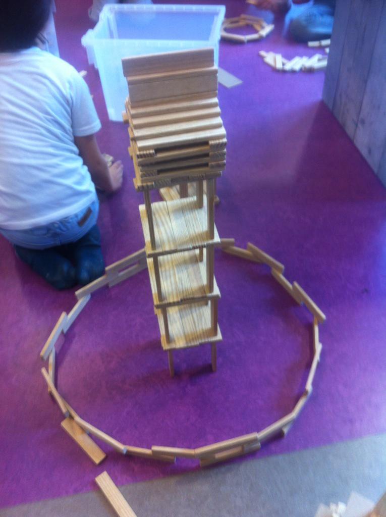 domijn_3's tweet photo. Super torens bouw dat maar eens na .... Stabiel of wiebelt de toren? http://t.co/447rMOR7J6