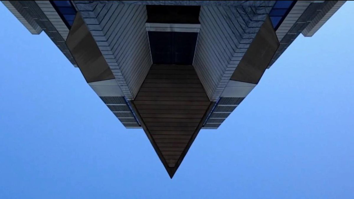 Cinecity 2015_Taking Flight_Em cheng
see the film here:
vimeo.com/groups/cinecit…
