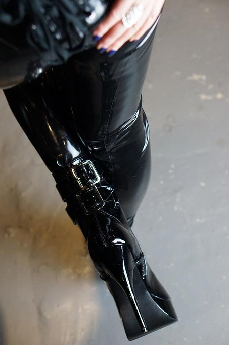 Rubber catsuit is favourite at the moment.... http://t.co/tfxiZ5ofAB