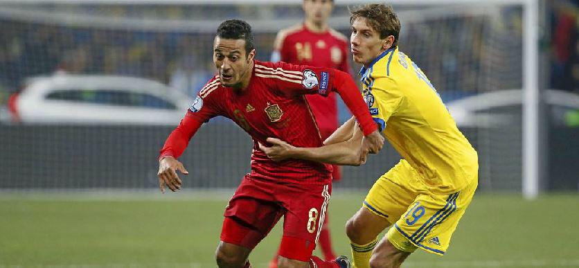 marca's tweet photo. La espectacular jugada @Thiago6-@isco_alarcon que acabó en gol... anulado ▶ http://t.co/bUYvVia2Ex #Euro2016 http://t.co/Q4NKgytEXj