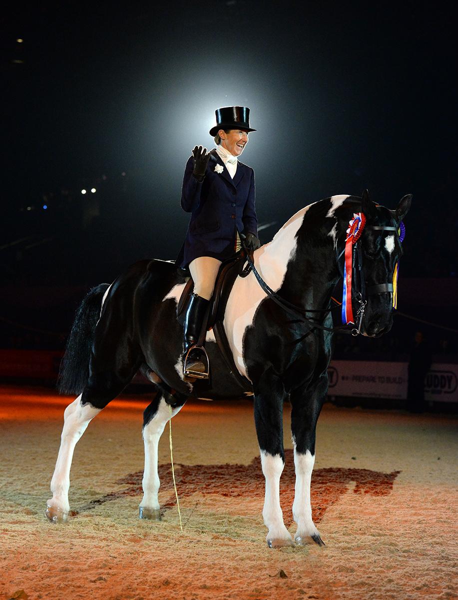 The Humdinger and Jane Ross looking very relaxed during the <a href="/hoystweet/">Horse of the Year Show</a> closing ceremony last night!