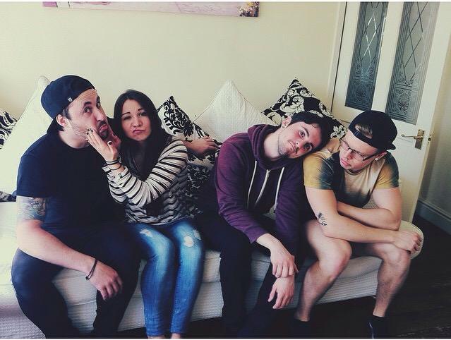 TheMaddigans's tweet image. Maddi-couch