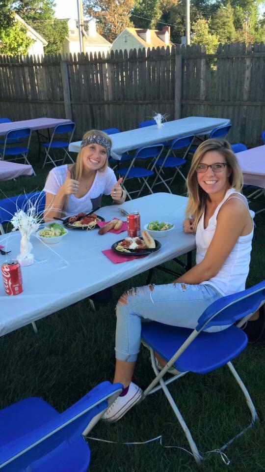AlphaPhiUD's tweet image. Sisters @Earl_Sot and @cam_lenay enjoying the @UDgammaphibeta pasta dinner 😋🍝