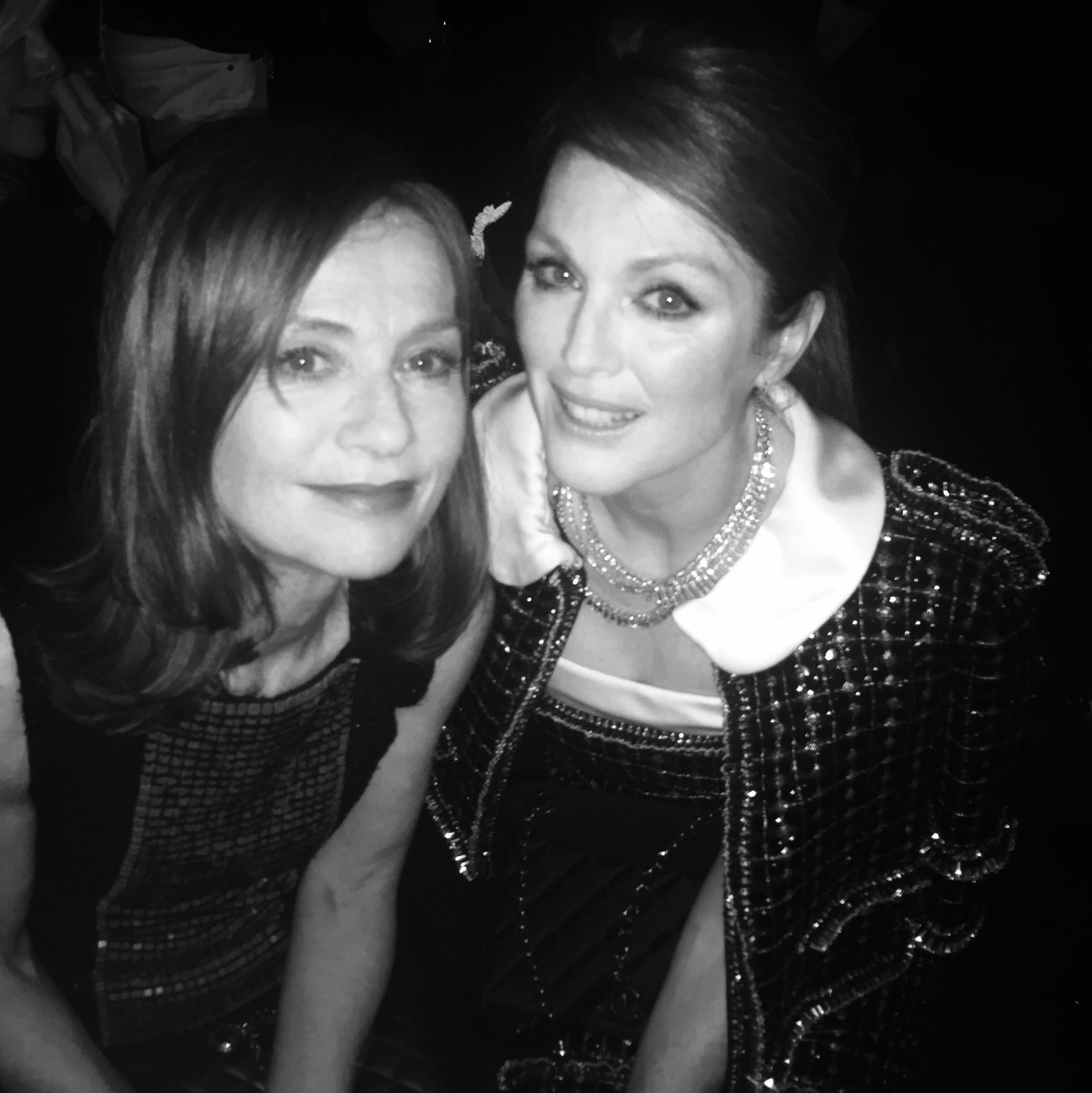 CHANEL on X: Julianne Moore and Isabelle Huppert attending the  #MademoisellePrive opening party at the Saatchi Gallery, London.   / X