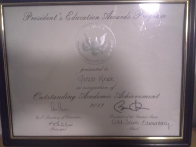EpicMathNerd's tweet image. Won this Presidential Award for Educational Achievement in 5th grade.