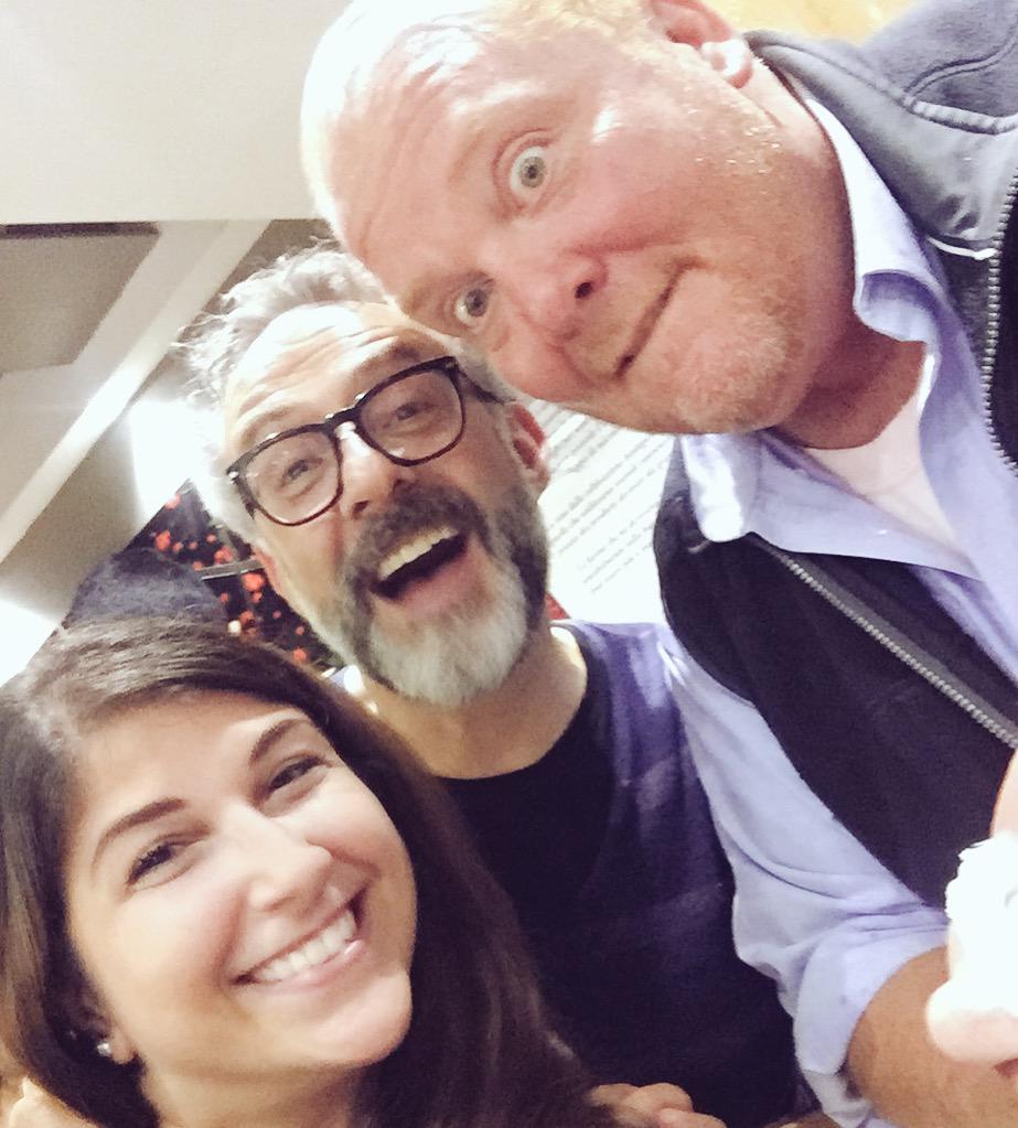 FL0RAMICA's tweet photo. 😃😁😄😃😁 with @massimobottura &amp; @Mariobatali !!!!!!! #cantcontainmyexcitement #thankschefs #hugesupporter #milan #italy http://t.co/SzhRozcRQM