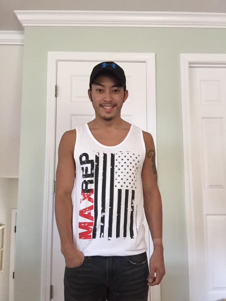 _CrossfitHD's tweet image. #MaxRepApparel launched their first tank. For men and women! Who wants one? Just $23!