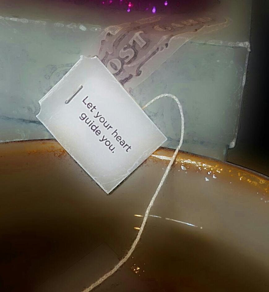 mischieforever's tweet photo. #goodadvice #smarttea ↔#smarty listen to your tea!😺 Chilling w/ you tube #aliendravin #grav3yardgirl #leighannsays http://t.co/MEPs3UVMLm