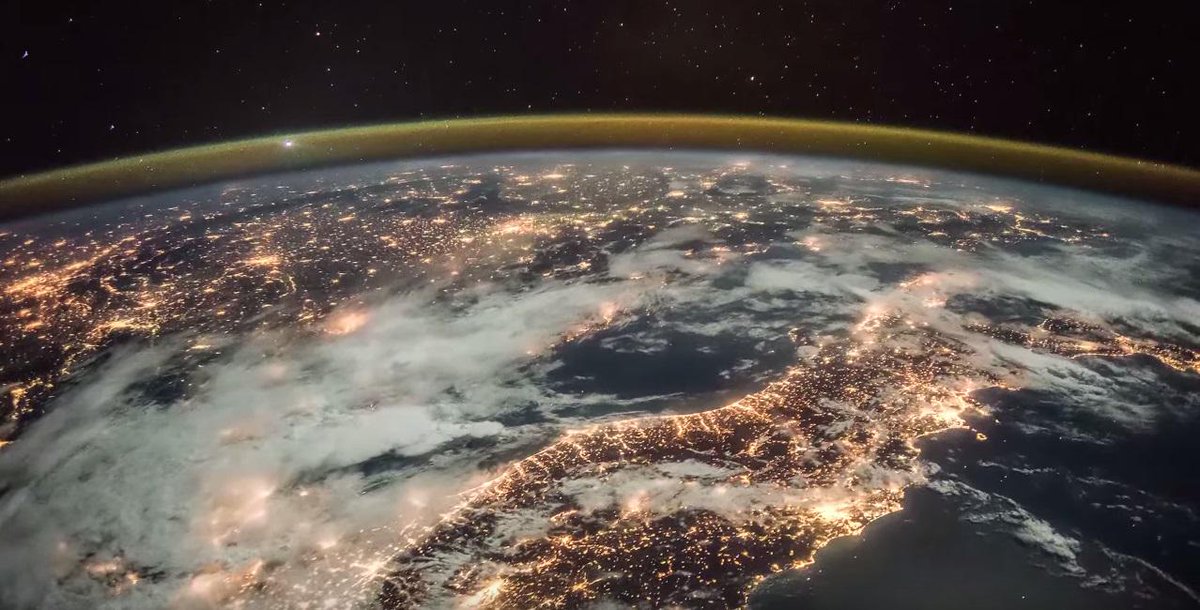 8000 метров над землей. 2000 над землей. Атмосфера стратосфера земли. Атмосфера. Земля из космоса панорама.