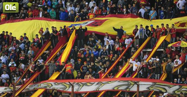 DiarioOle's tweet photo. Ramiro #Fergonzi: "Nos pegaron hasta que se cansaron". Fue la barra de #DeportivoEspanol ▶ http://t.co/lGqjtmyhK4 http://t.co/N9OhC9uPVi