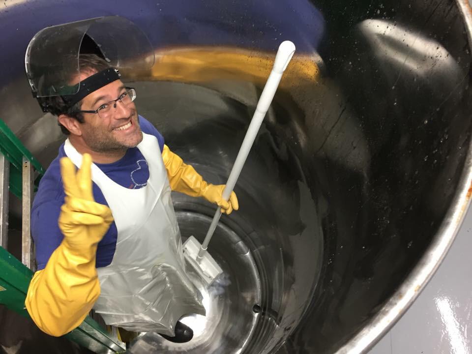 MaineSake's tweet image. While the steaming starts it's time to clean and inspect the fermentation tanks. From inside.