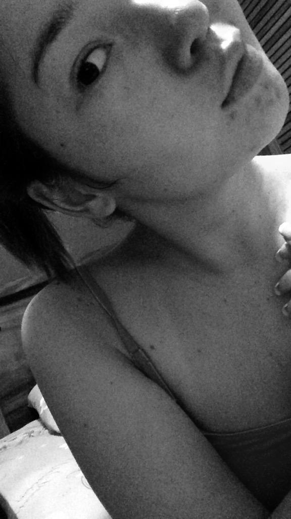 sucker4jonas's tweet image. Sometimes I like to take black and white makeup-less selfies at night. #pausproblems