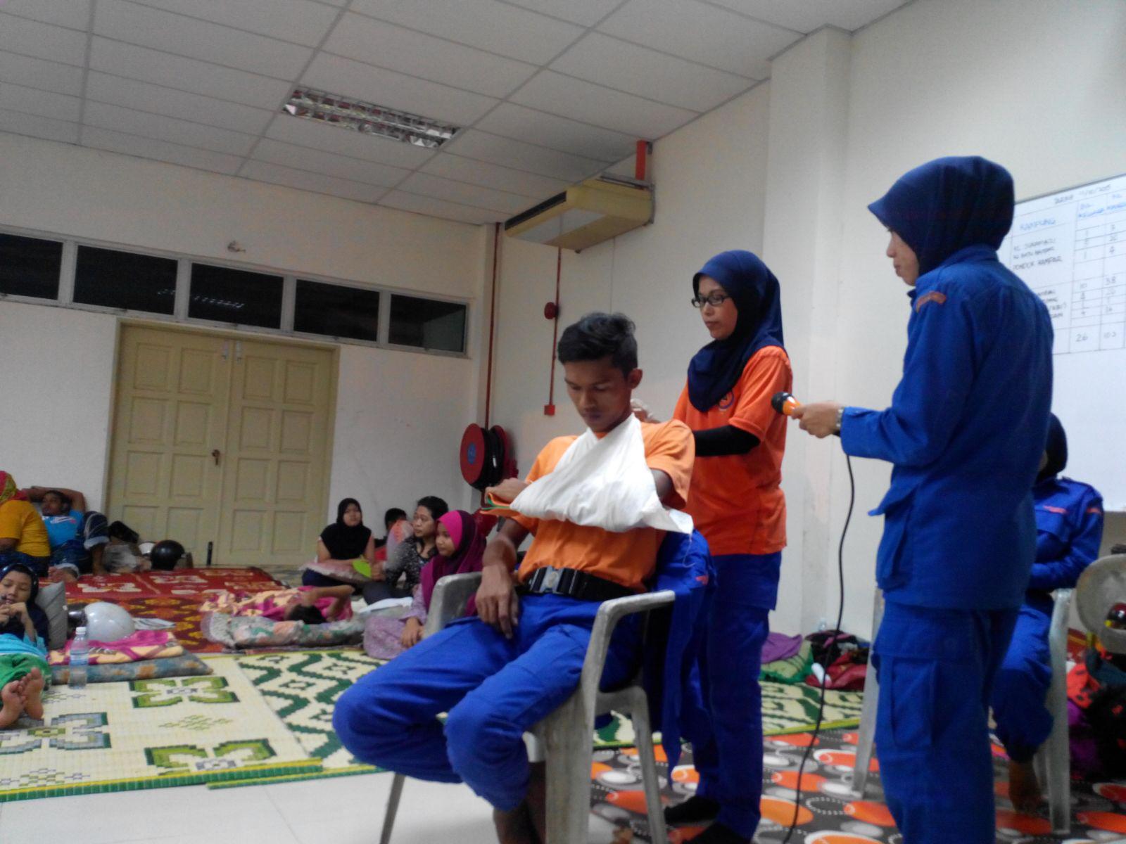 Jpam Pendang On Twitter Aktiviti Di Pusat Pemindahan Banjir Pada 09 10 2015 Oleh Jpam Pendang Jpamtwiter Jpamkedah Http T Co Nfnktetjia Twitter