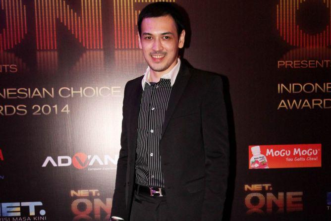 Metro_TV's tweet photo. Richard Kevin Dapat Pujian dari Cut Tari http://t.co/pub46Acngj http://t.co/KxrmqQUJHK