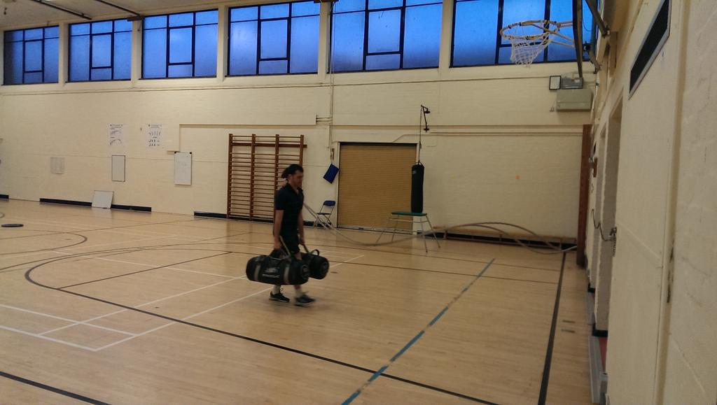 Met_Active's tweet photo. Another tough strong man themed boot camp this morning #pushinglimits #farmerswalk #Friday7.15am http://t.co/2t1orfDYpE
