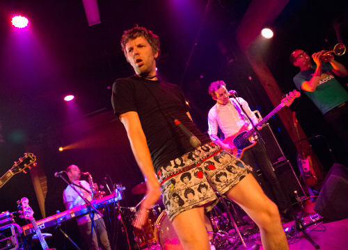HET_Radio3's tweet photo. En el #RefugioApolo de @JMSebastian70 hablamos de 'AS IF' con Nic Offer de @chkchkchk #SoyRadio3 @radio3_rne http://t.co/rvRuUh4kWn