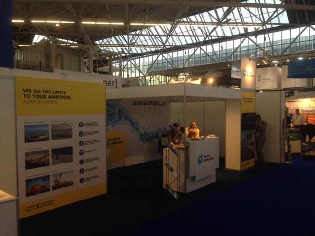 OffshoreRTM's tweet photo. We zijn er klaar voor! #portofrotterdam @ #offshore energy. Kom MV2 zien in virtual reality! http://t.co/SMEUzfRyfL