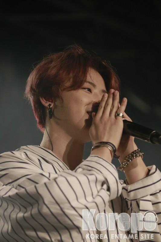 Kkorepo's tweet photo. #ユグォン さんの笑顔、素敵ですね~!「取材レポ」「#BASTARZ(From:#BlockB) SHOW CASE in JAPAN 2015 ~#HELLOBBC~」開催!
http://t.co/1qKNlUMe3u http://t.co/HAROvdcZy1
