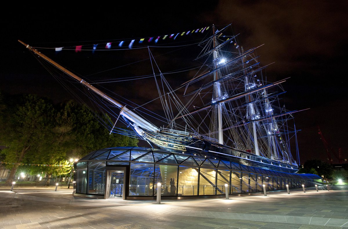 Join our Halloween Sleepover on 31 Oct for a night of stargazing, games &amp; spooky storytelling!bit.ly/1R8Bd5r